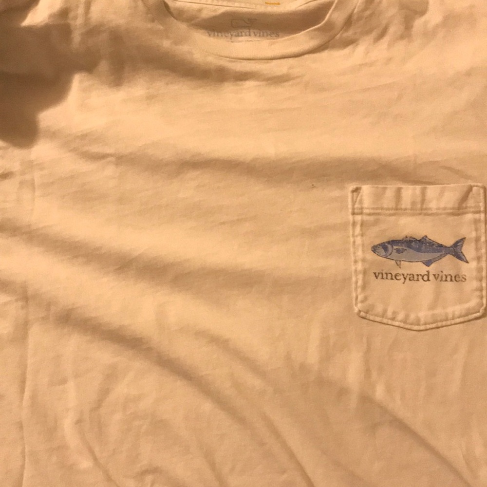 vineyard vines tee shirt